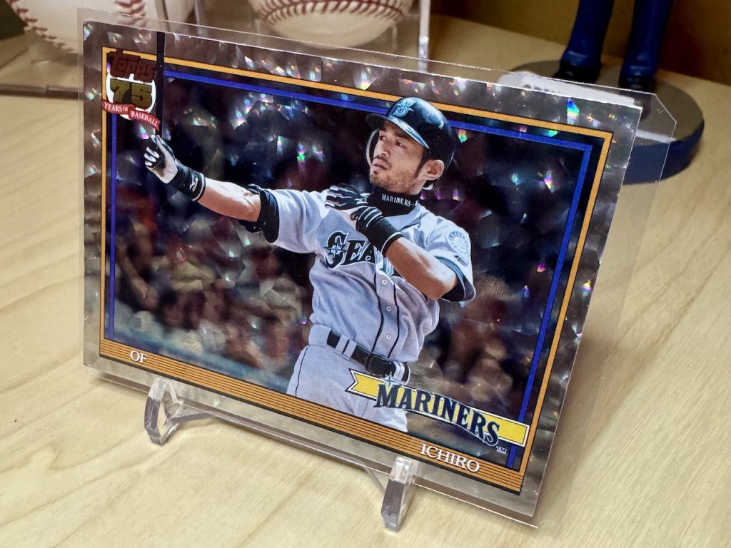 2026 Topps #T91-33 Ichiro 1991 35th Anniversary Crackle Foil reflection